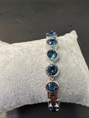 Women’s Blue Crystal Round-Cut Bracelet - Silver Tone